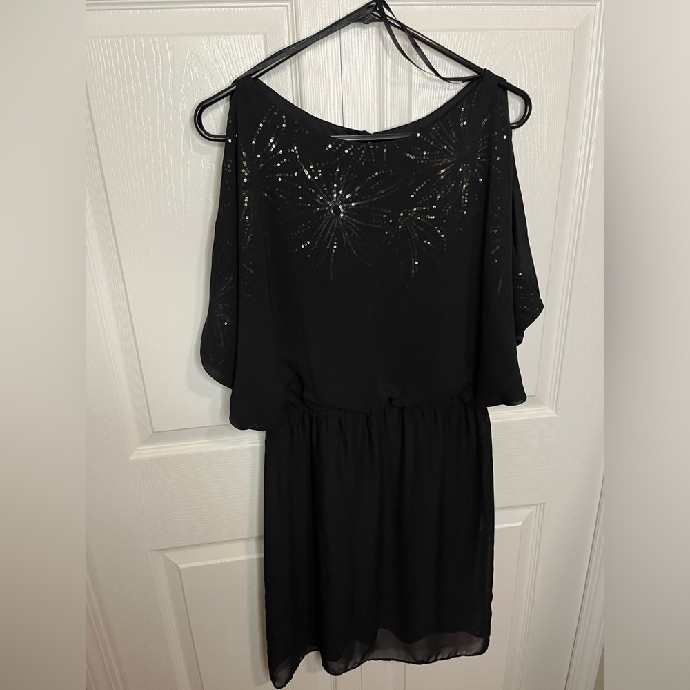 Jessica Howard Cold Shoulder Sleeve BlackDress with Sequence under‎ lining 12P
